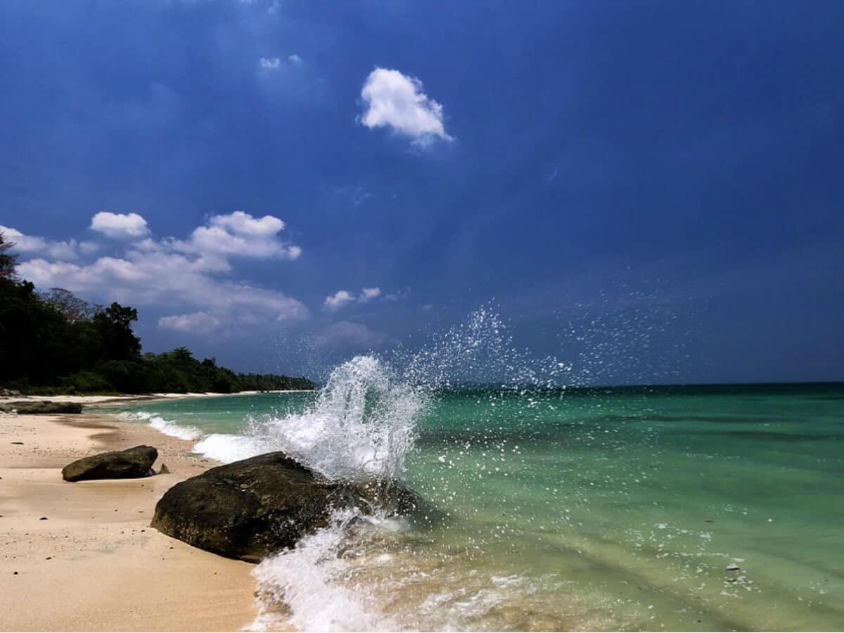 Andaman tour package with tropical beach view